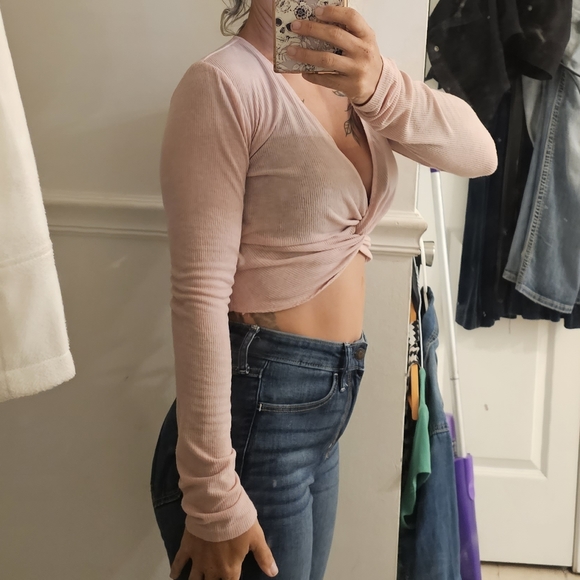 Rose Slinky Twist Front Long Sleeve Crop Top - Picture 6 of 9